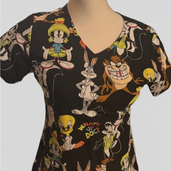SET OF THREE SCRUBS Warner Bros. Looney Tunes & Disney in XS - Picture 4 of 8